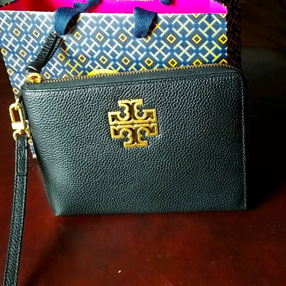 Tory Burch Handbags - Tory Burch Wristlet